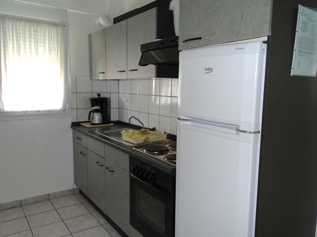 Socrates Apartments Olympiaki Akti Exterior photo